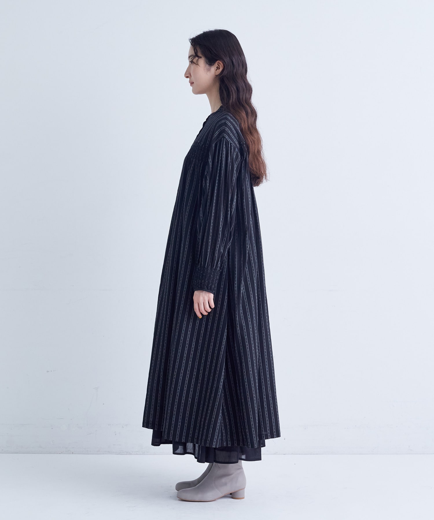 【congés payés】｜2BUY10%OFF・3BUY20%OFF｜スモッキングドビーワンピース 詳細画像 ブラック 20