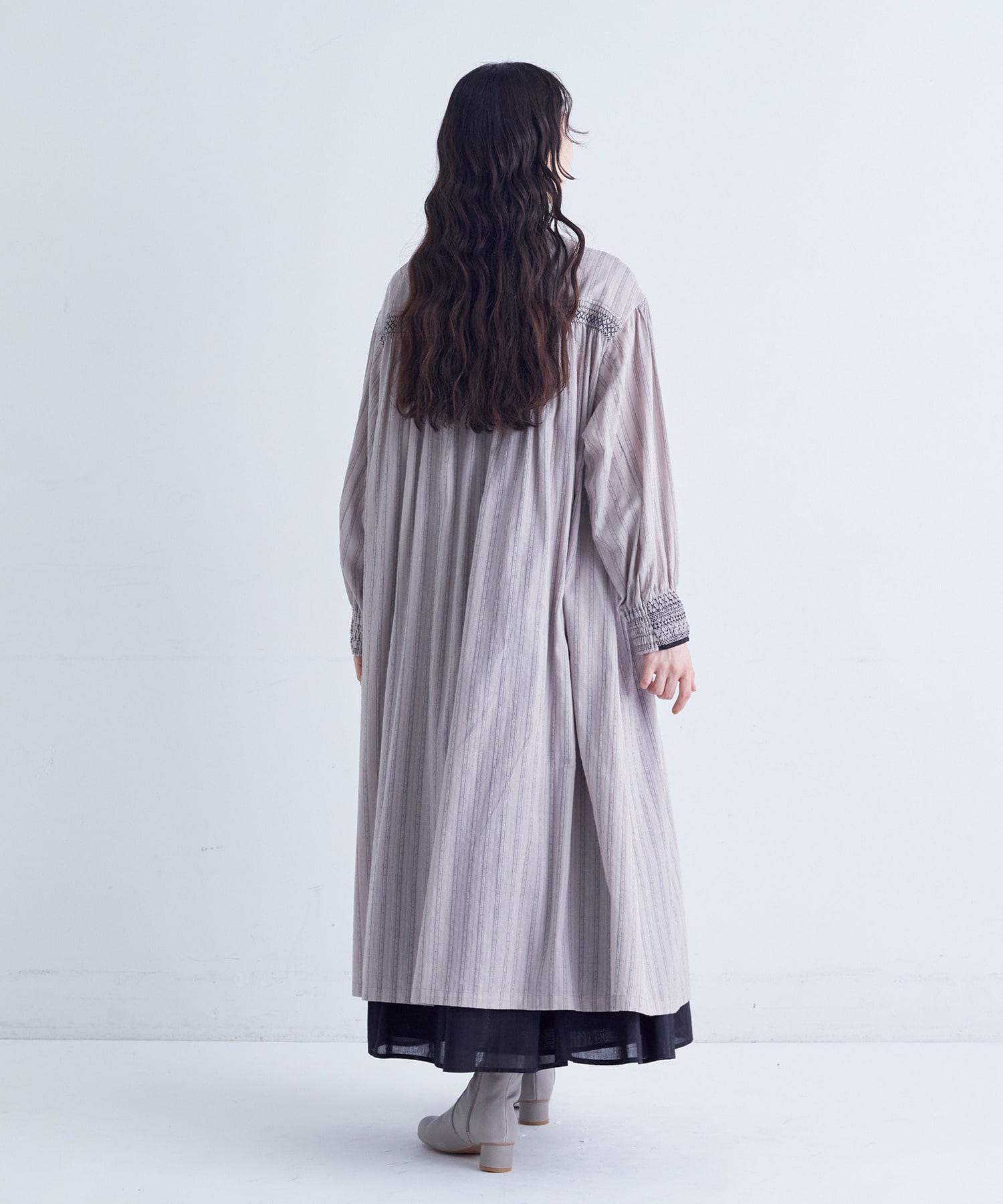 【congés payés】｜2BUY10%OFF・3BUY20%OFF｜スモッキングドビーワンピース 詳細画像 ブラック 5