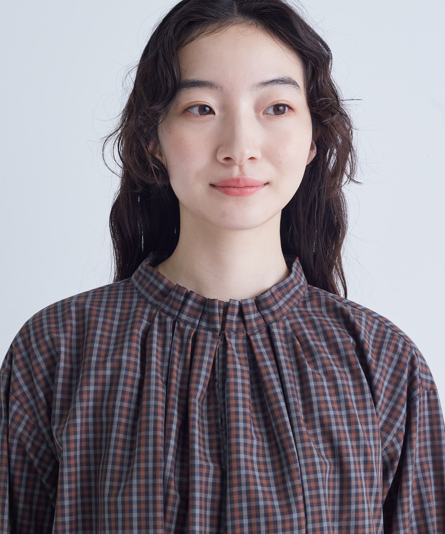 【congés payés】｜2BUY10%OFF・3BUY20%OFF｜◆タックフリルブラウス 詳細画像 チャコールグレー 16