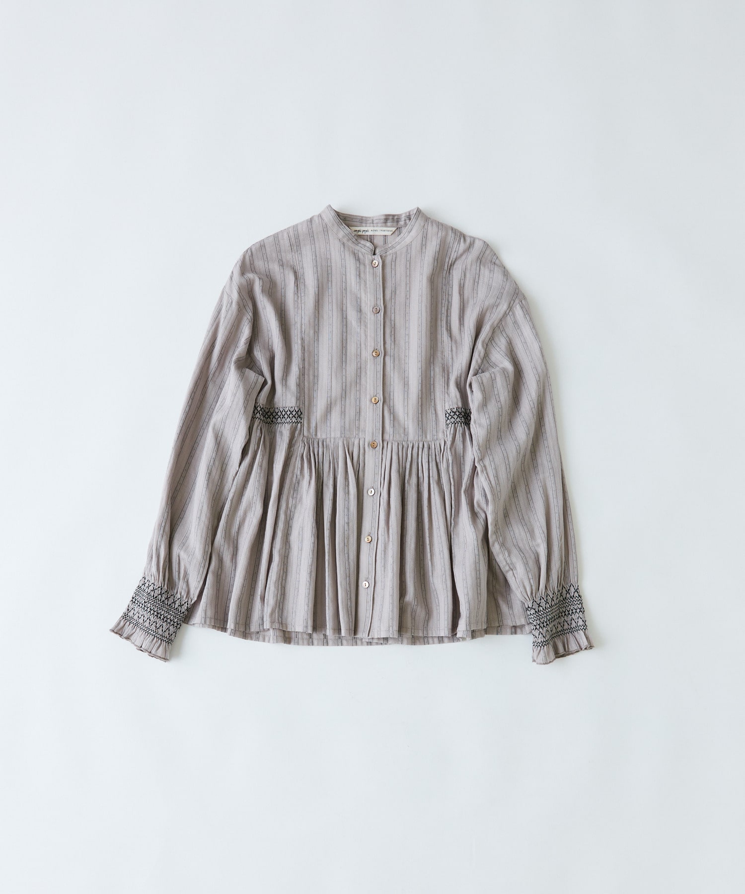 【congés payés】｜2BUY10%OFF・3BUY20%OFF｜スモッキングドビーブラウス 詳細画像 グレイッシュベージュ 1