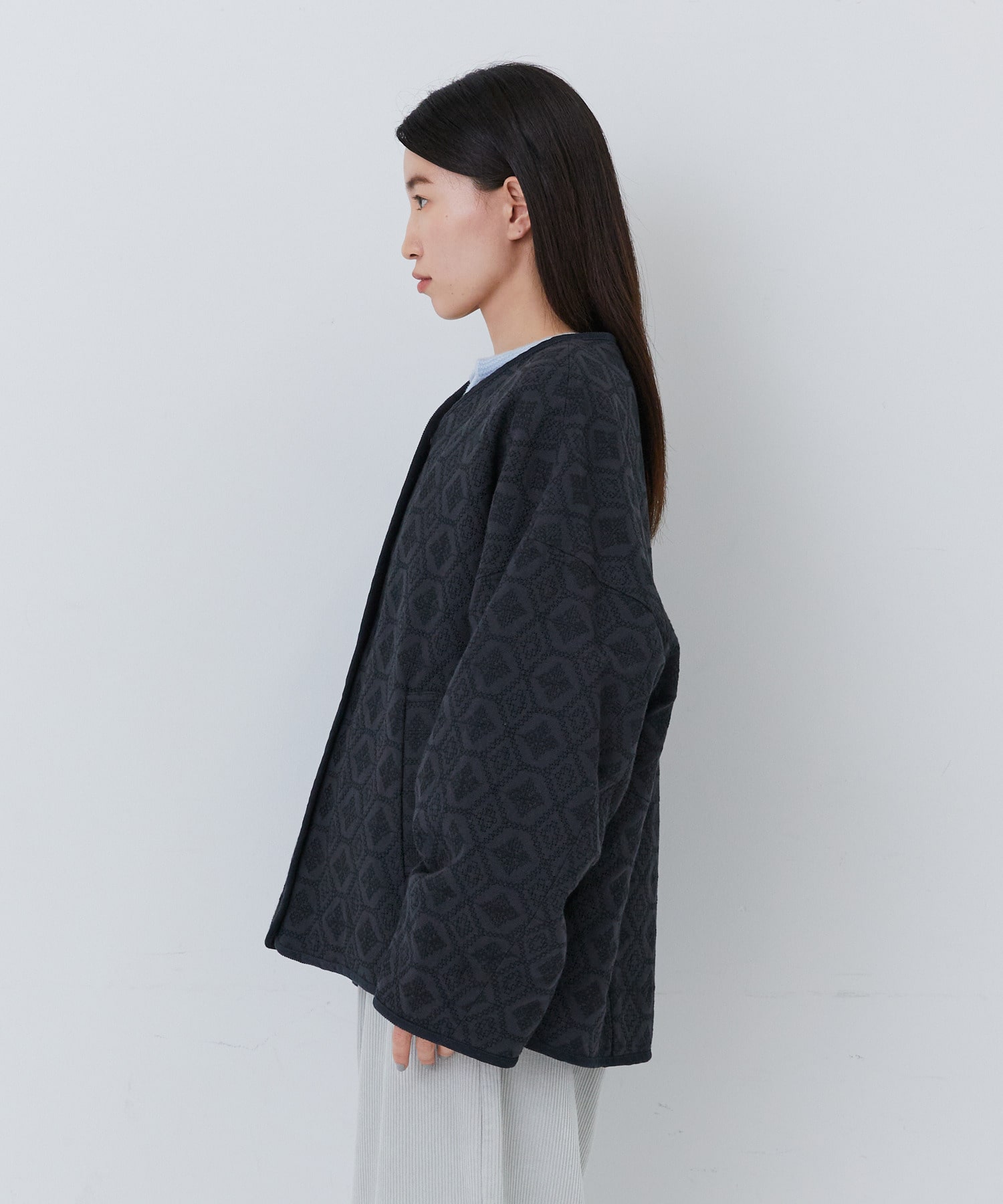 【congés payés】｜2BUY10%OFF・3BUY20%OFF｜【11月お気に入り登録ブランド内3位】フォークロア刺繍ショートジャケット 詳細画像 チャコールグレー 20