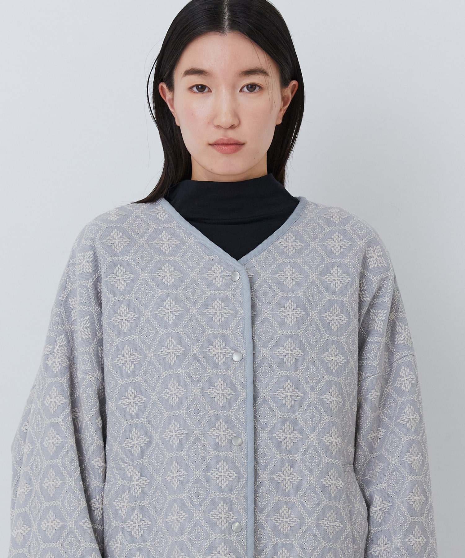 【congés payés】｜2BUY10%OFF・3BUY20%OFF｜【11月お気に入り登録ブランド内3位】フォークロア刺繍ショートジャケット 詳細画像 チャコールグレー 8