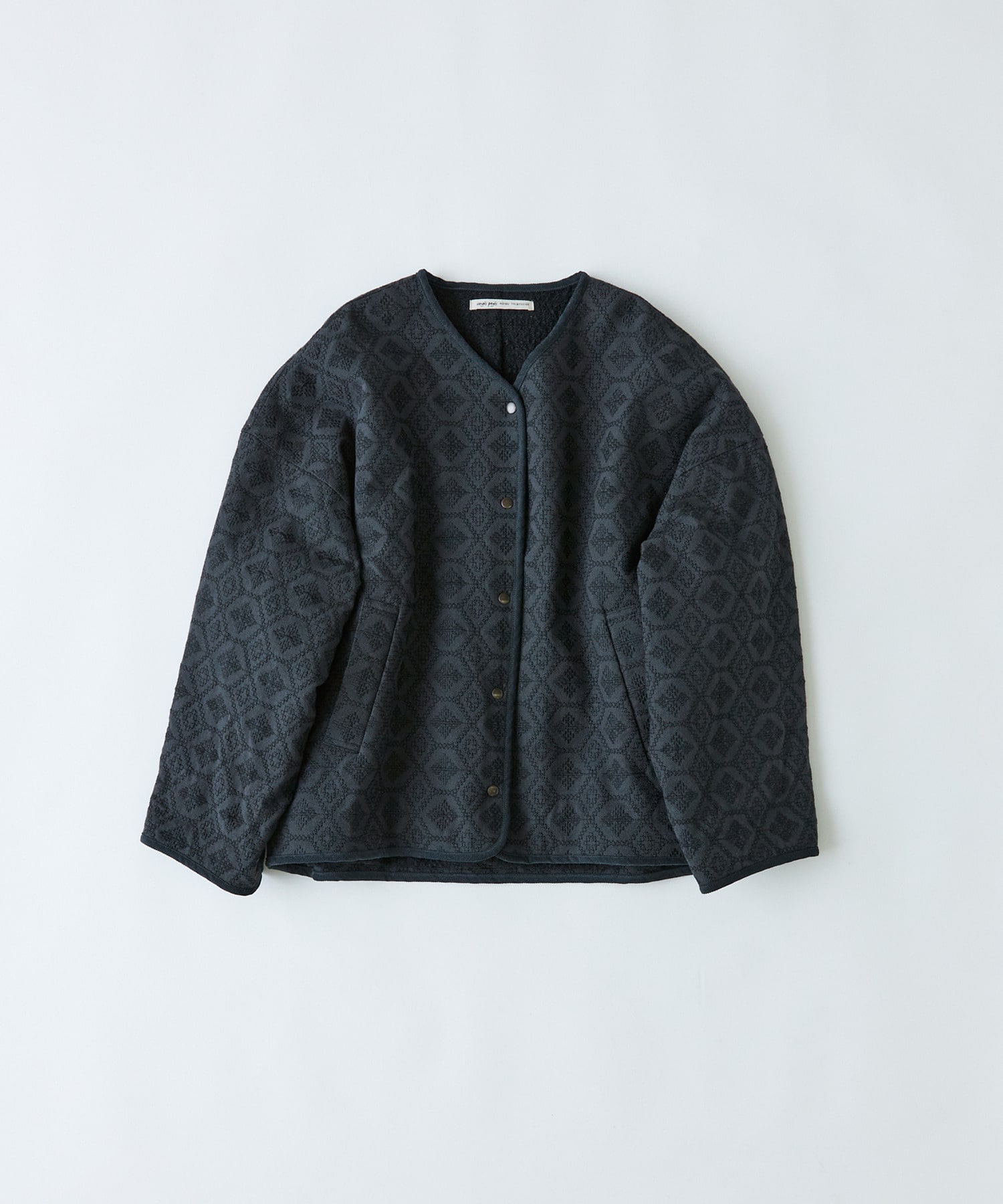 【congés payés】｜2BUY10%OFF・3BUY20%OFF｜【11月お気に入り登録ブランド内3位】フォークロア刺繍ショートジャケット 詳細画像 チャコールグレー 1