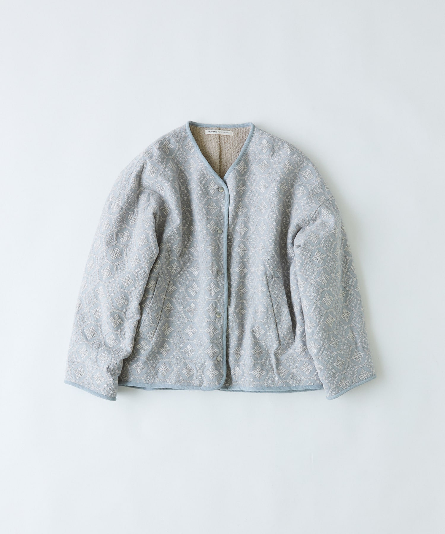 【congés payés】｜2BUY10%OFF・3BUY20%OFF｜【11月お気に入り登録ブランド内3位】フォークロア刺繍ショートジャケット 詳細画像 ライトグレー 1