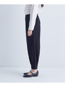 【congés payés】裾タックイージーパンツ 詳細画像 チャコールグレー 21