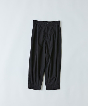 【congés payés】裾タックイージーパンツ 詳細画像 チャコールグレー 1