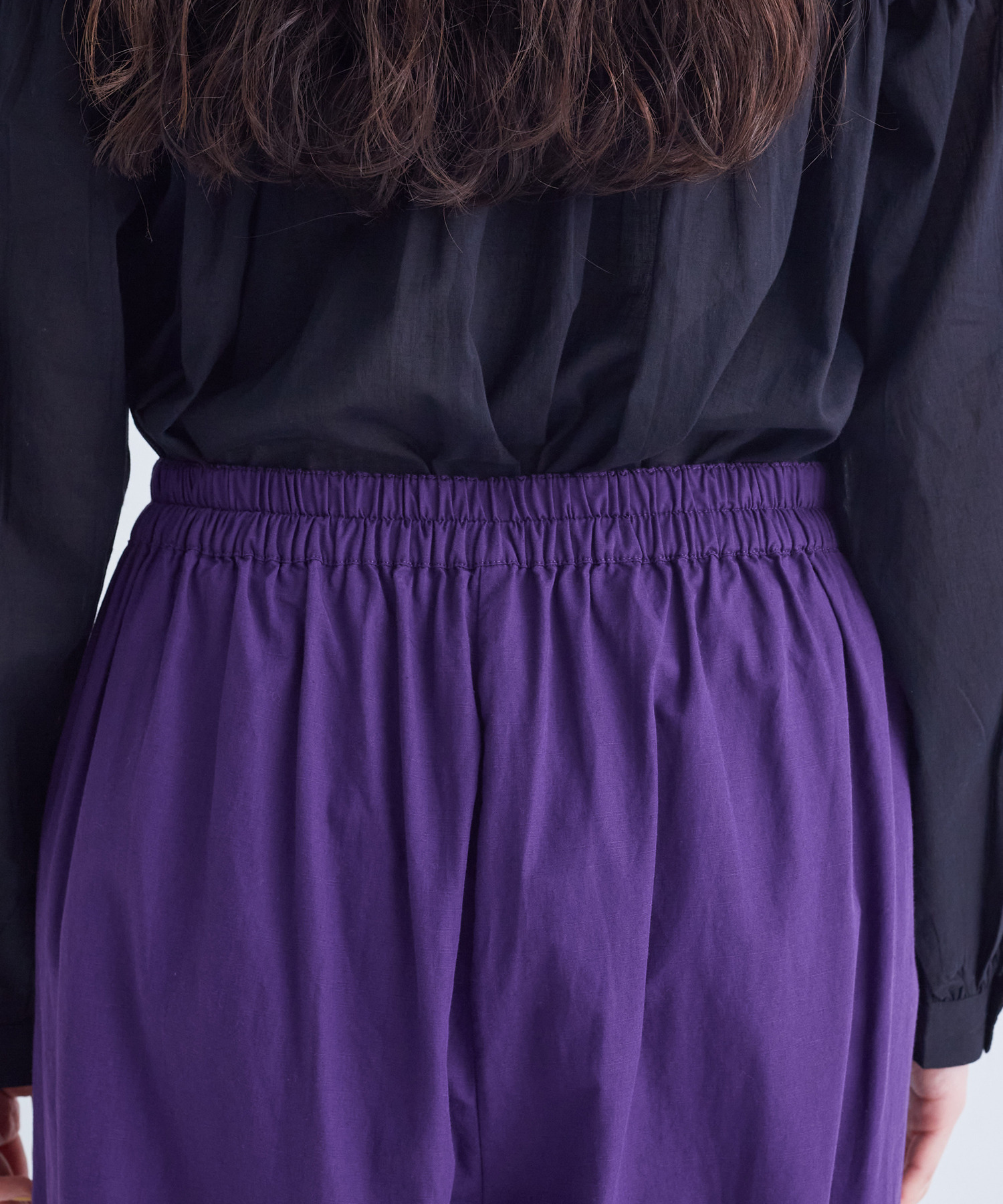 【congés payés】裾タックイージーパンツ 詳細画像 チャコールグレー 10