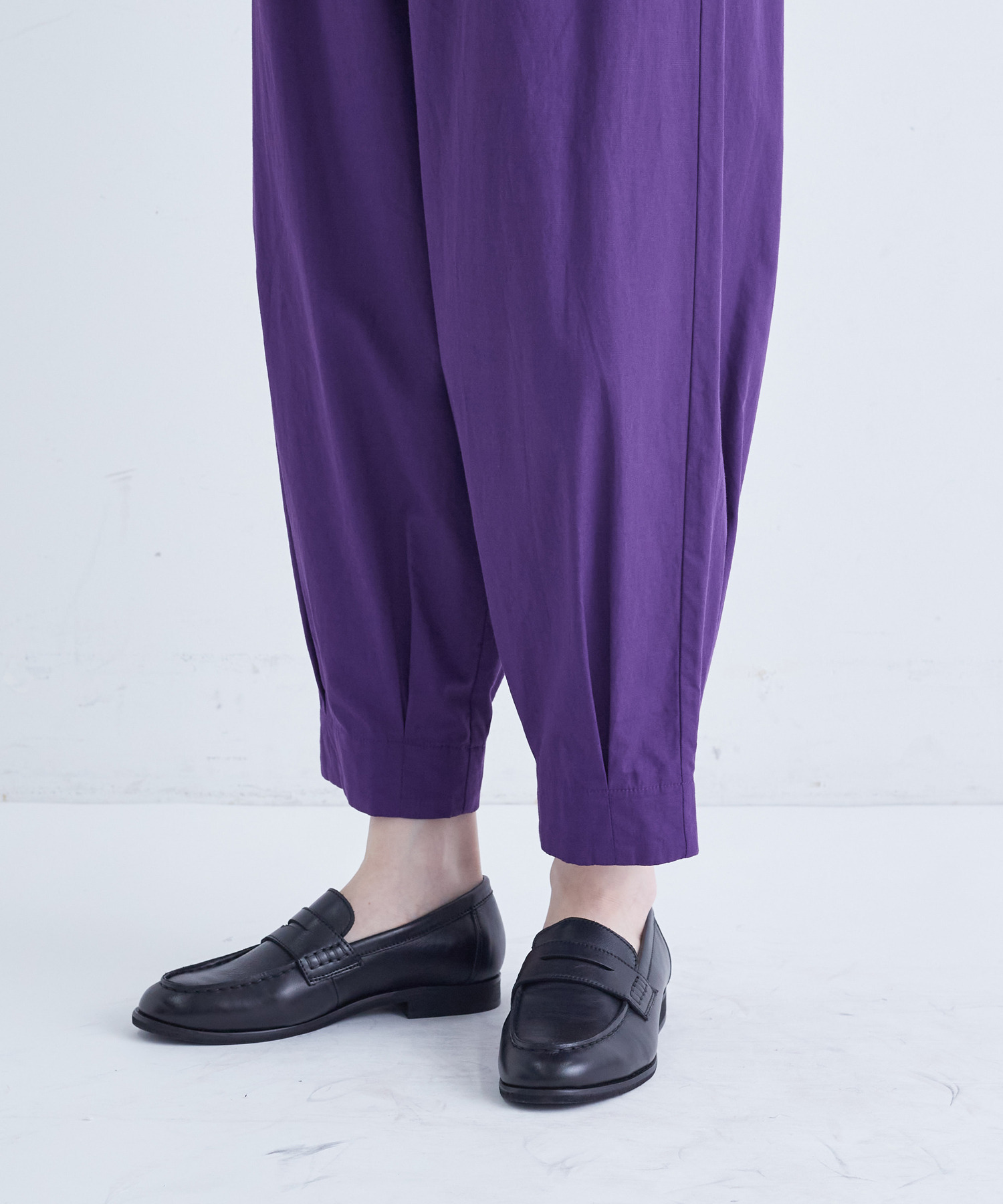 【congés payés】裾タックイージーパンツ 詳細画像 チャコールグレー 12