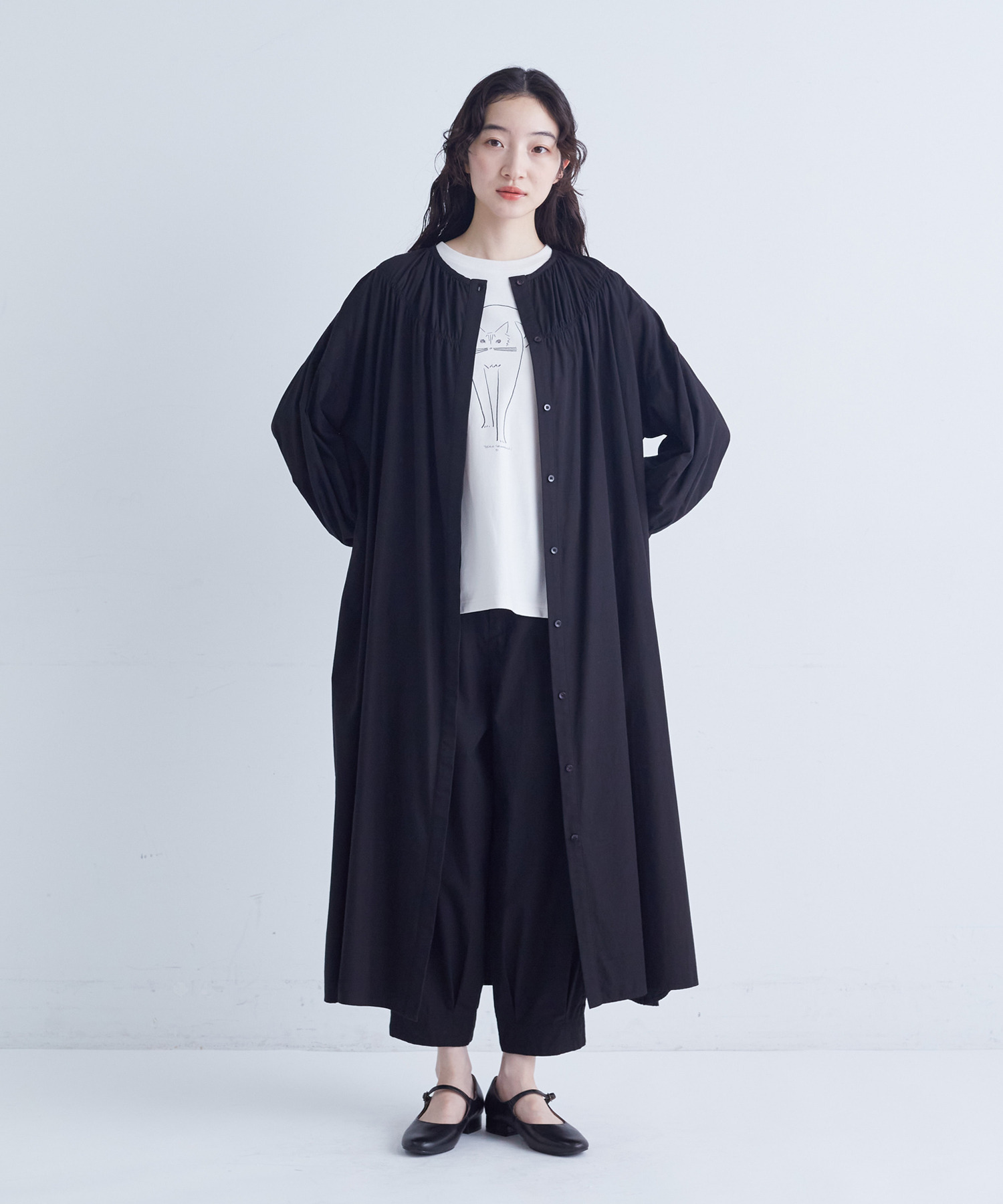 【congés payés】裾タックイージーパンツ 詳細画像 チャコールグレー 15