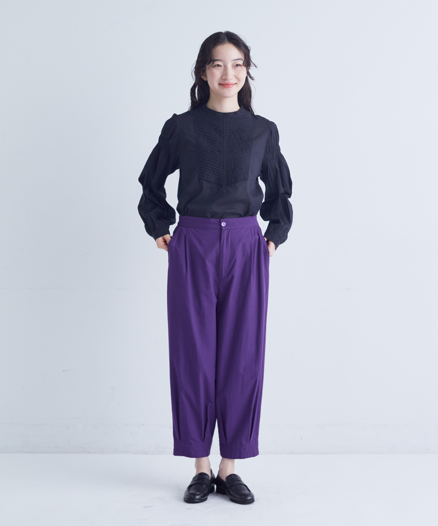 【congés payés】裾タックイージーパンツ 詳細画像 チャコールグレー 3