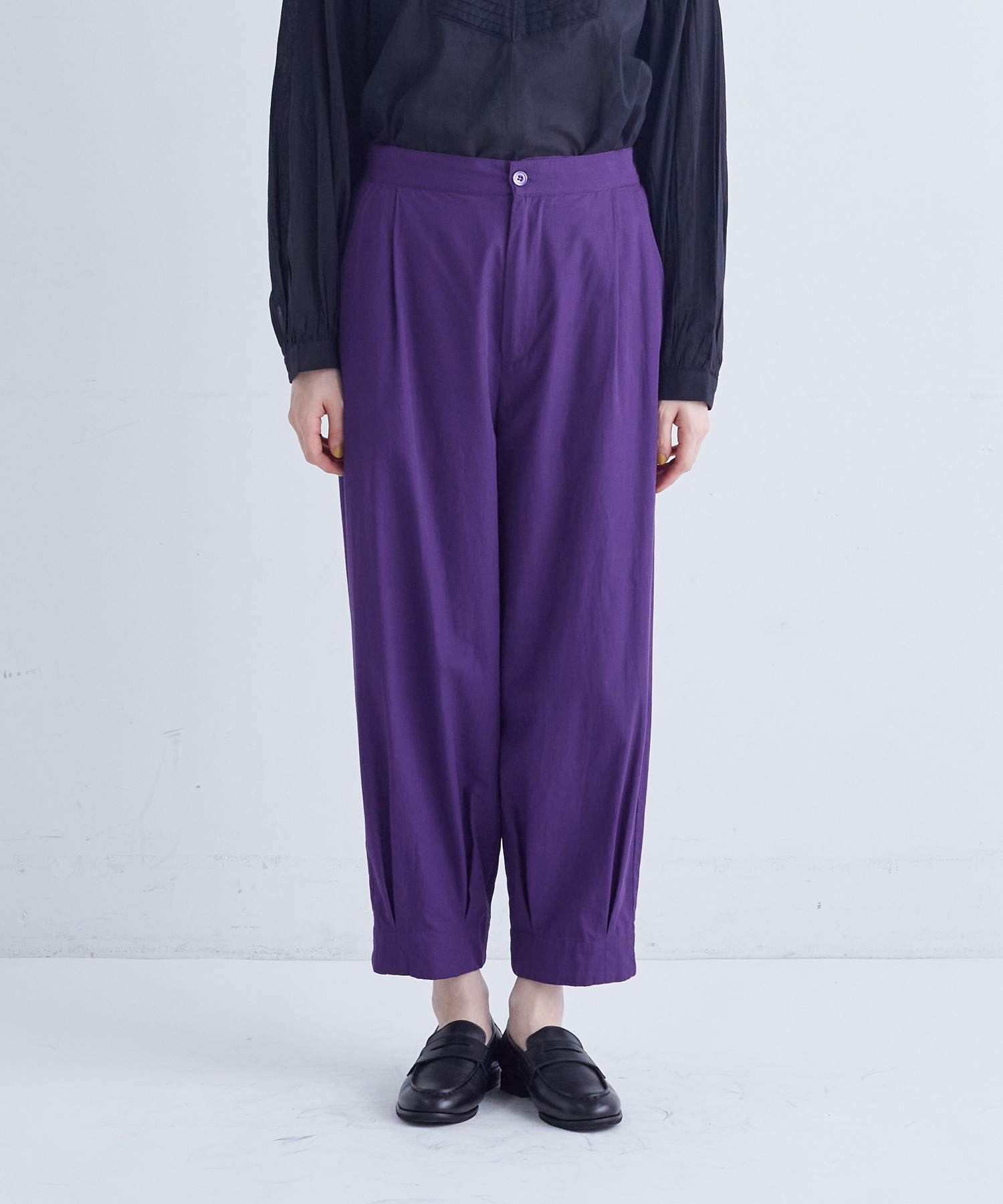 【congés payés】裾タックイージーパンツ 詳細画像 チャコールグレー 6