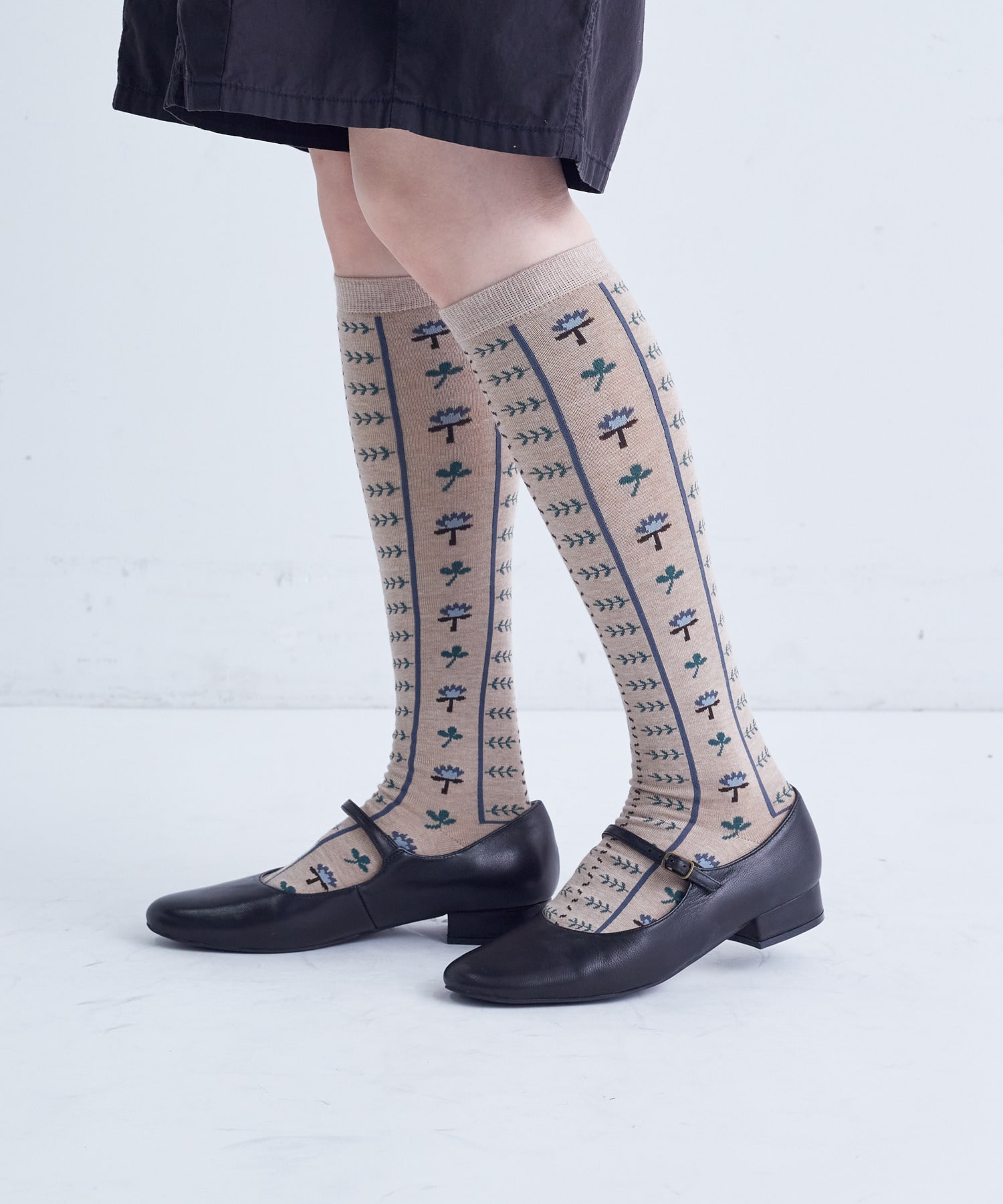 【congés payés】｜2BUY10%OFF・3BUY20%OFF｜ボタニカル柄ハイソックス 詳細画像 ブラウン系その他 2