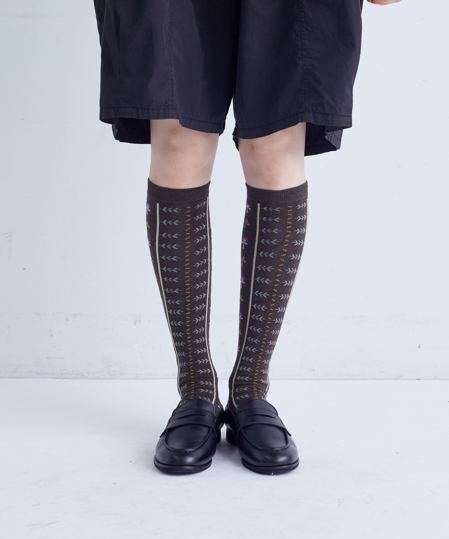 【congés payés】｜2BUY10%OFF・3BUY20%OFF｜ボタニカル柄ハイソックス 詳細画像 ブラウン系その他 3