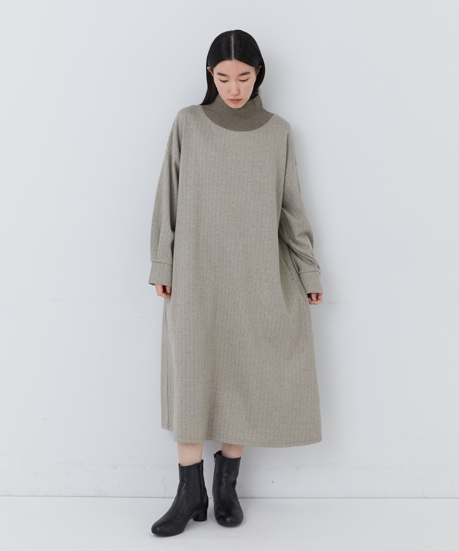 【congés payés】【11月ベストセラーブランド内1位】リブタートルワンピース 詳細画像 ベージュ 1