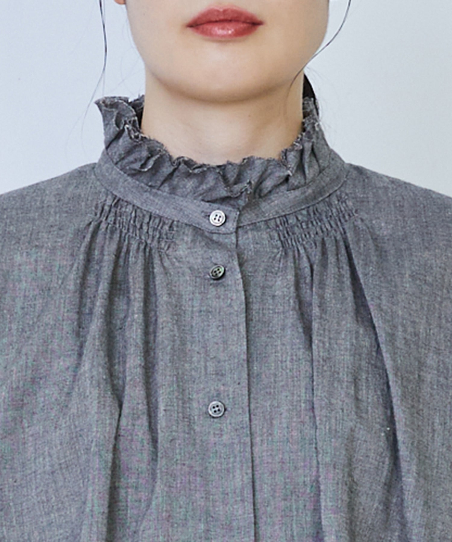 【LOISIR】リネンコットンヤクローンフリルカラーブラウス 詳細画像 グレー 7