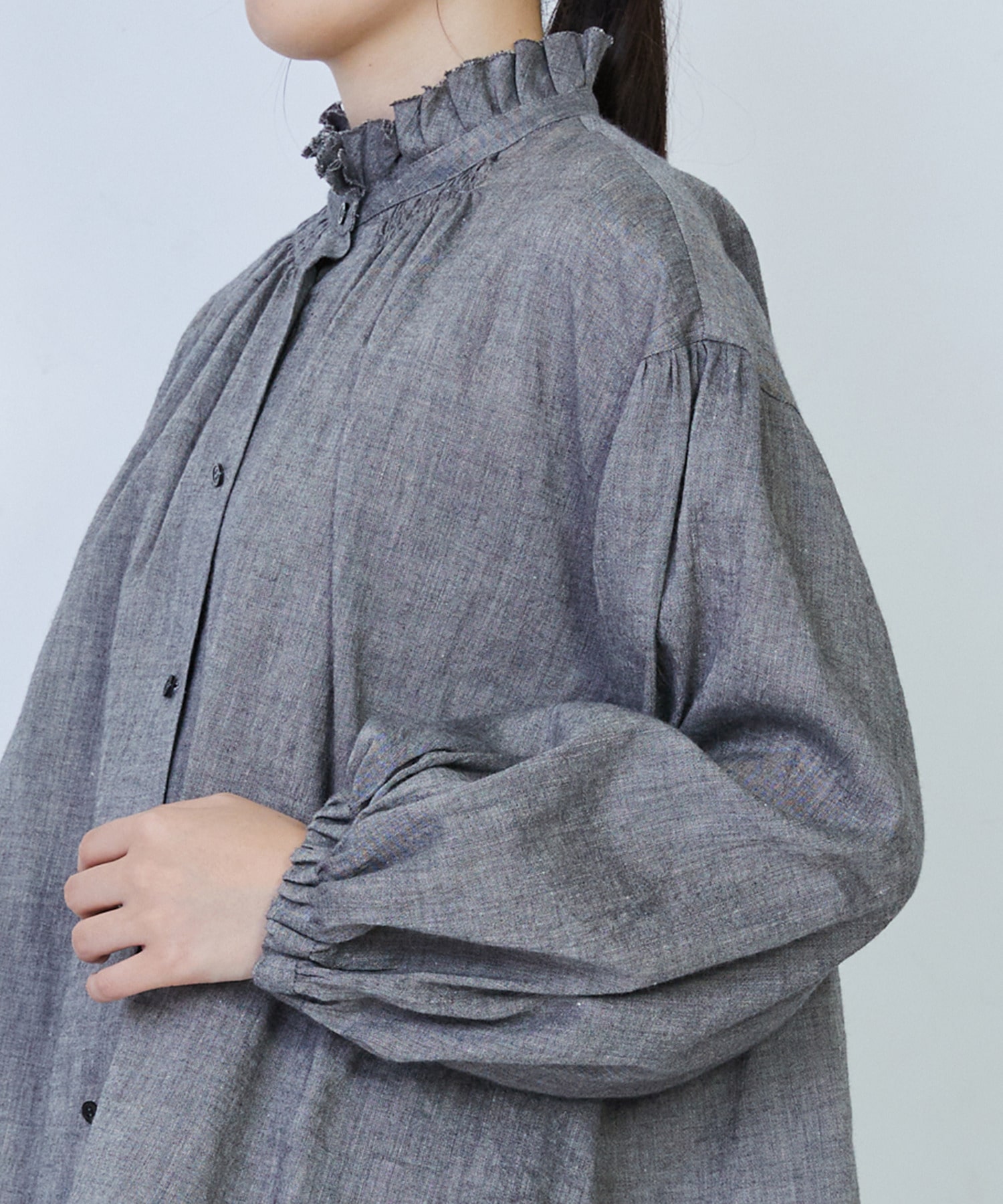 【LOISIR】リネンコットンヤクローンフリルカラーブラウス 詳細画像 グレー 9