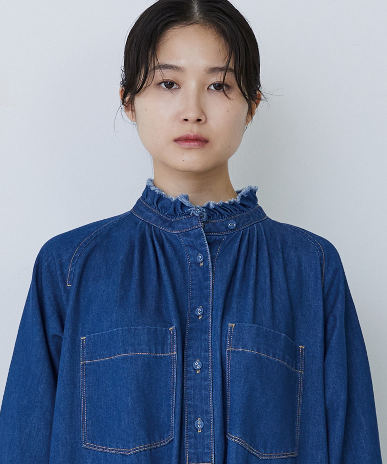 【congés payés】フリルカラーデニムワンピース 詳細画像 インディゴブルー 10