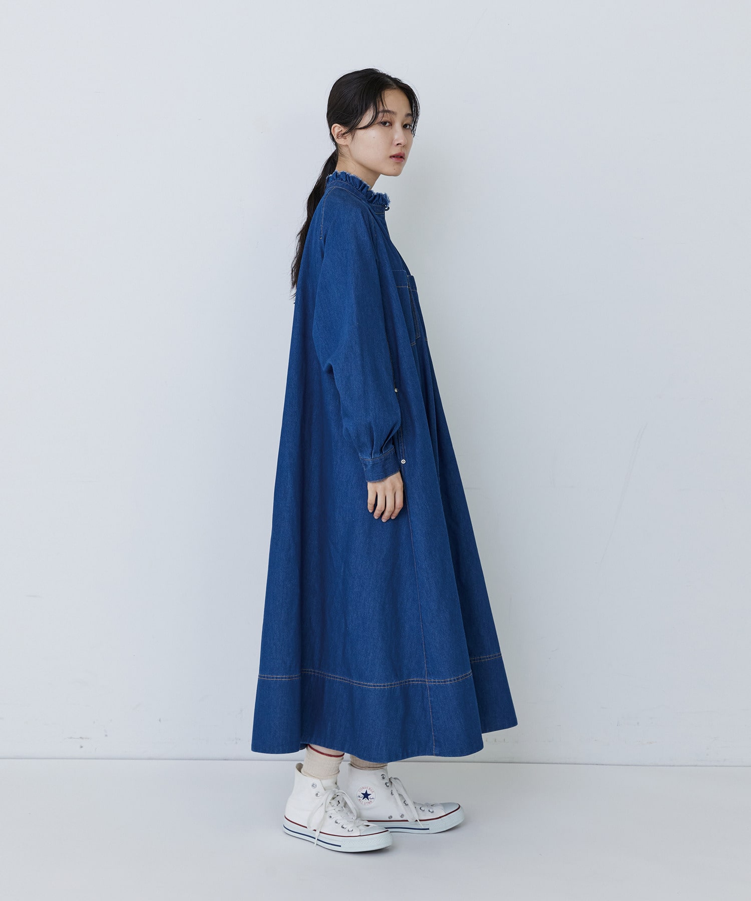 【congés payés】フリルカラーデニムワンピース 詳細画像 インディゴブルー 2