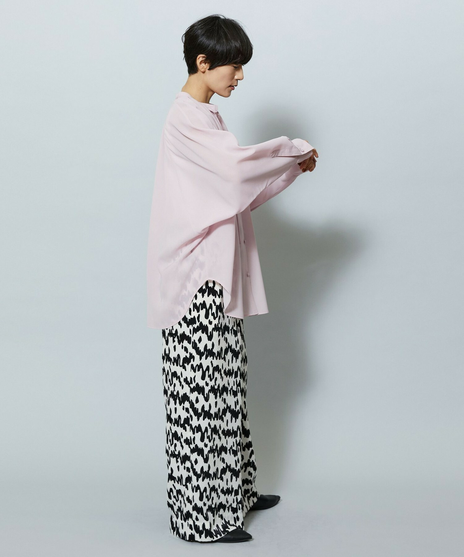 【MOGA】ベルベットサテンハンドドローイングプリントパンツ 詳細画像 サックスブルー 3