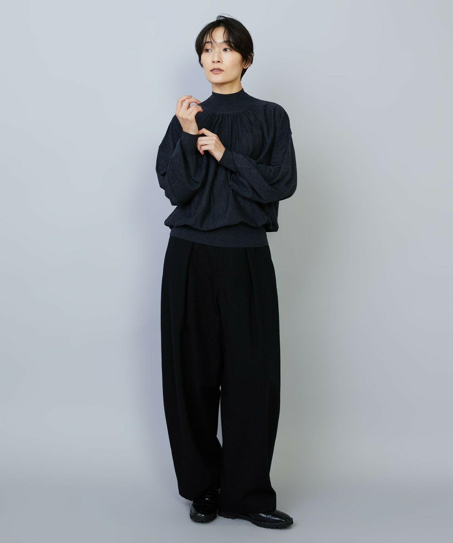 【MOGA】TOPAZギャザーパフスリーブニット 詳細画像 チャコールグレー 2