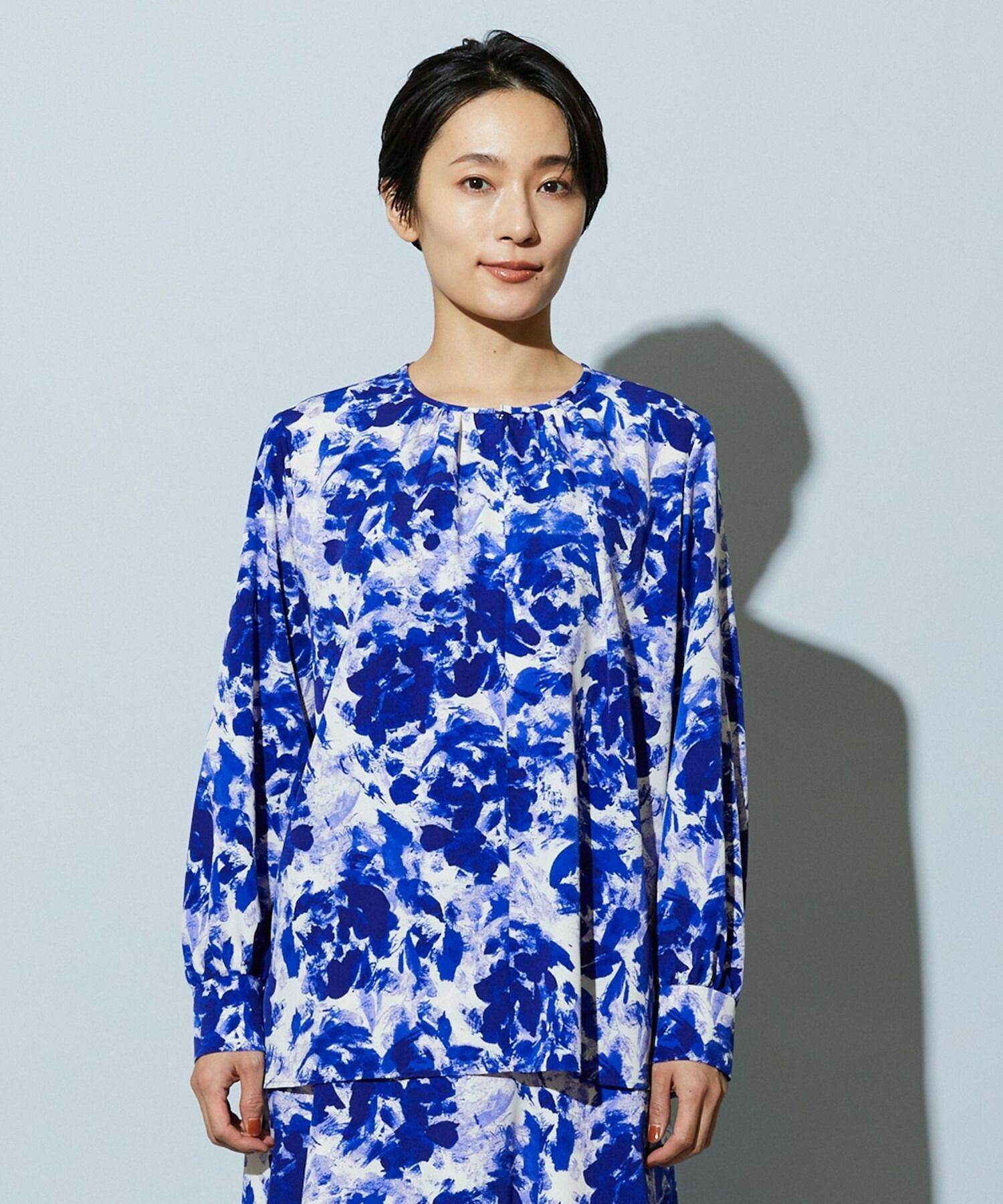 【wb】wb アブストラクトライクプリントブラウス 詳細画像 ベージュ 16