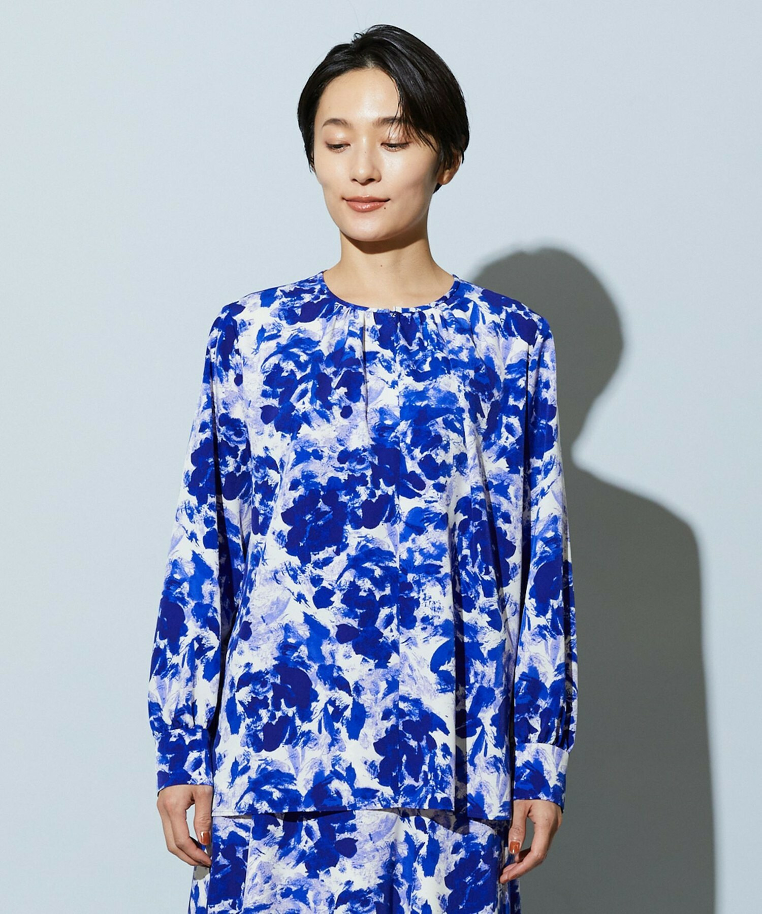 【wb】wb アブストラクトライクプリントブラウス 詳細画像 ベージュ 17