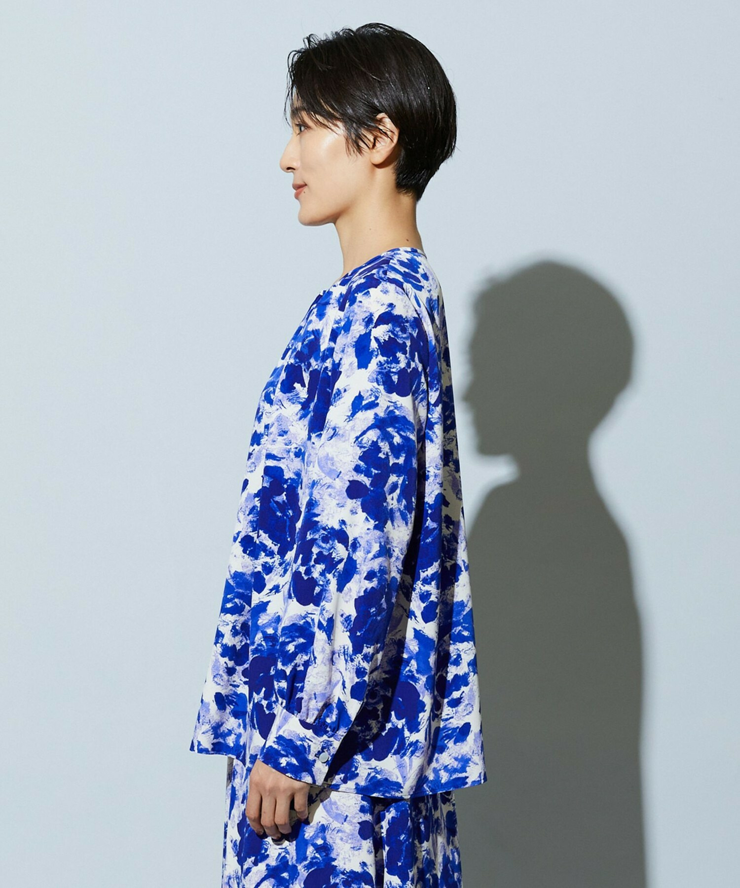 【wb】wb アブストラクトライクプリントブラウス 詳細画像 ベージュ 18