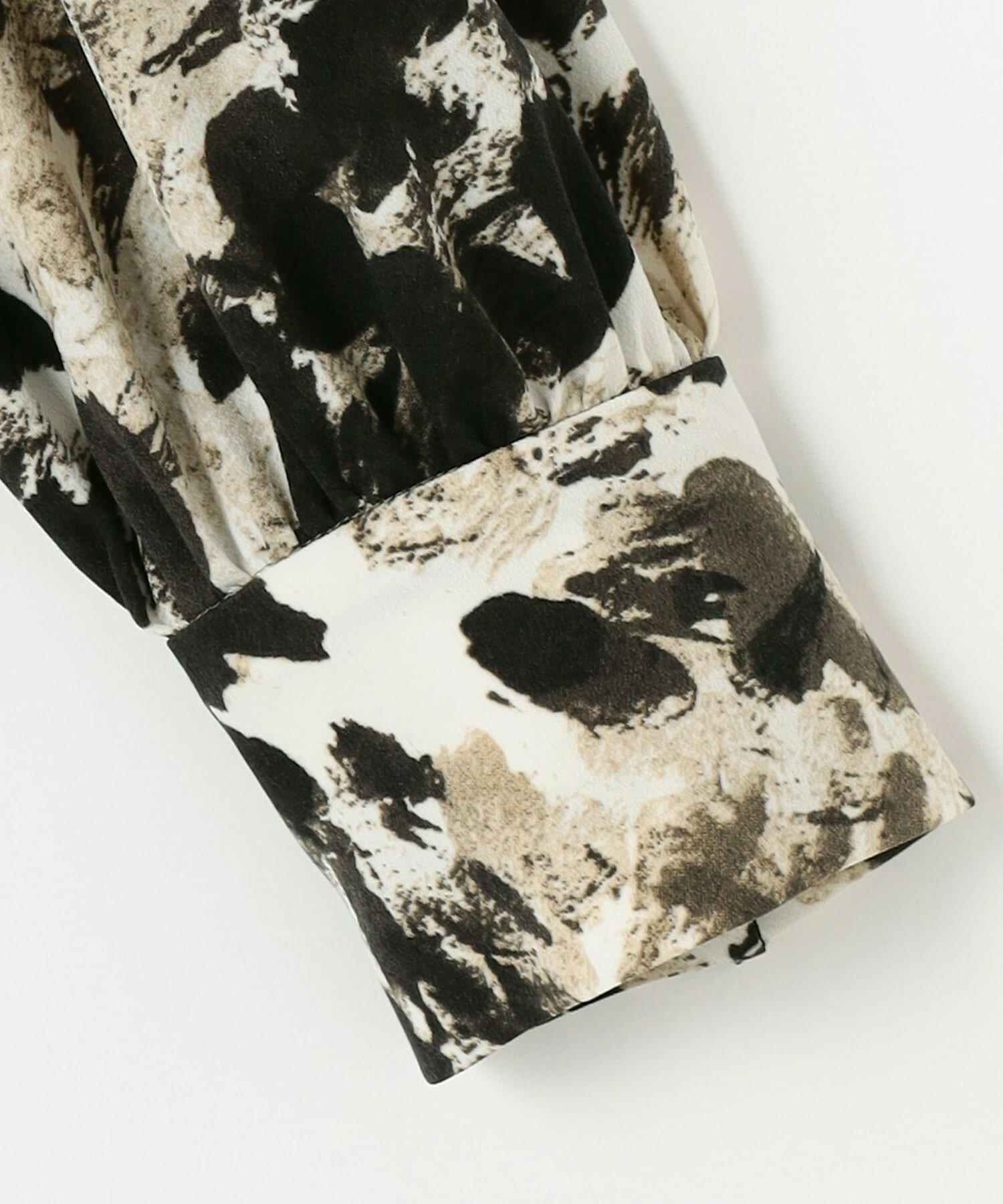 【wb】wb アブストラクトライクプリントブラウス 詳細画像 ベージュ 24