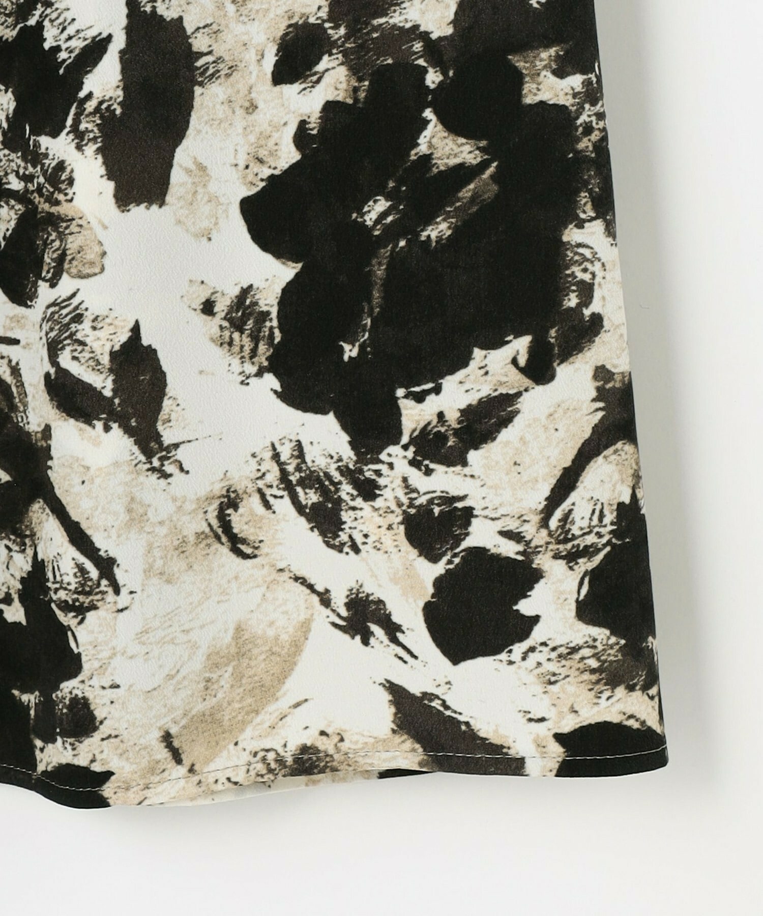 【wb】wb アブストラクトライクプリントブラウス 詳細画像 ベージュ 25