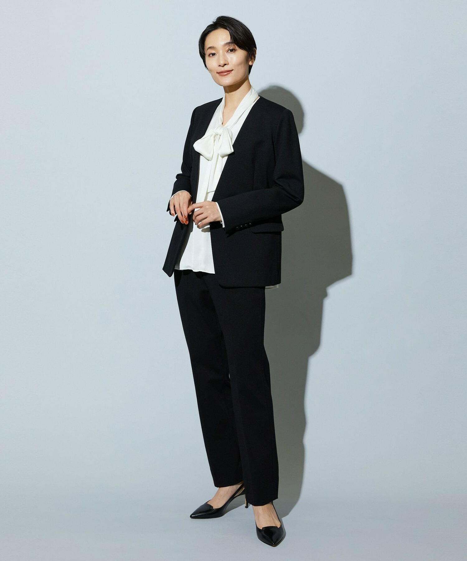 【wb】wb バックサテンジョーゼットVネックブラウス 詳細画像 オフホワイト 6