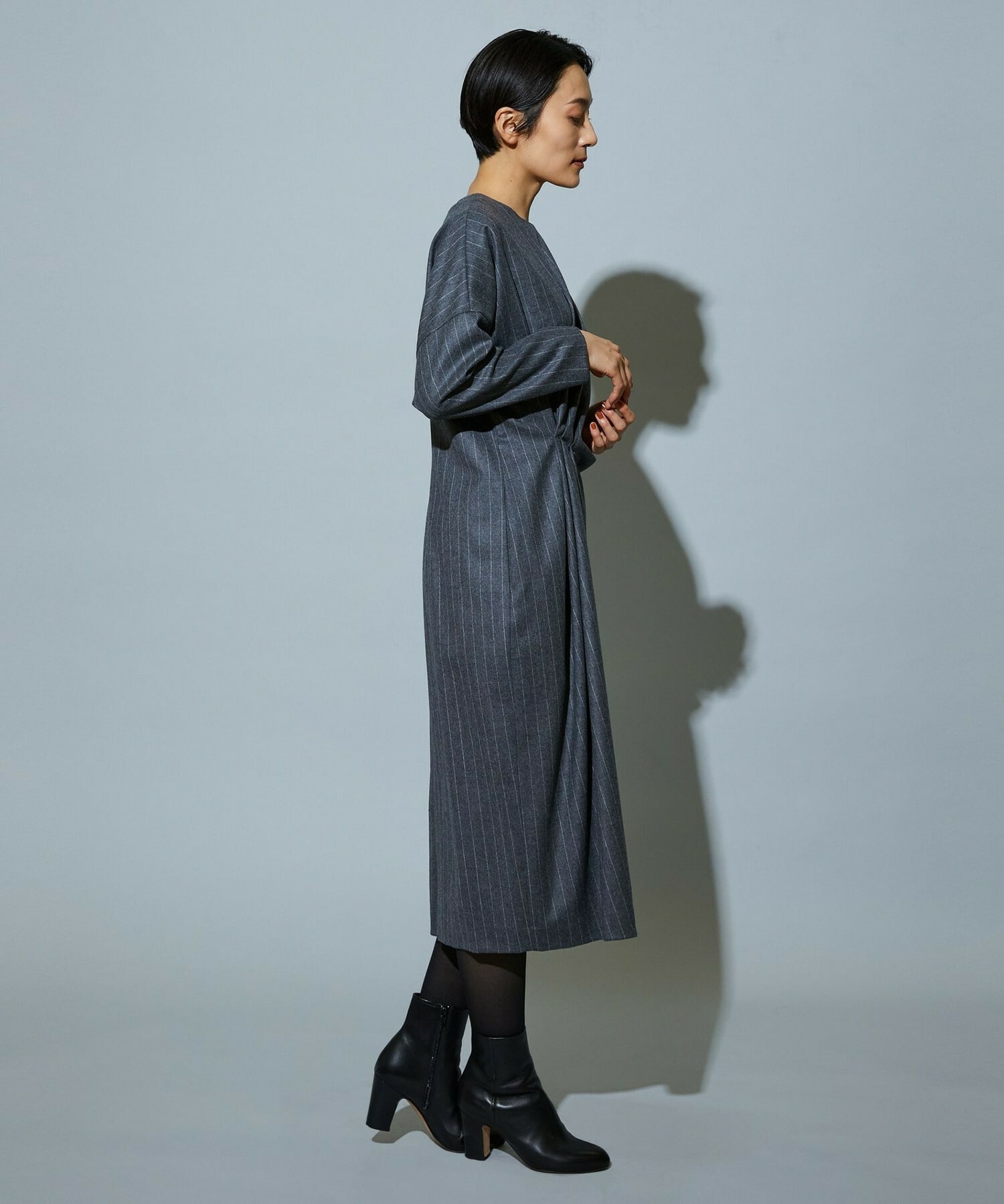 【MOGA】スタイリスト戸野塚かおるコラボ チョークストライプストレッチワンピース 詳細画像 ネイビー 17