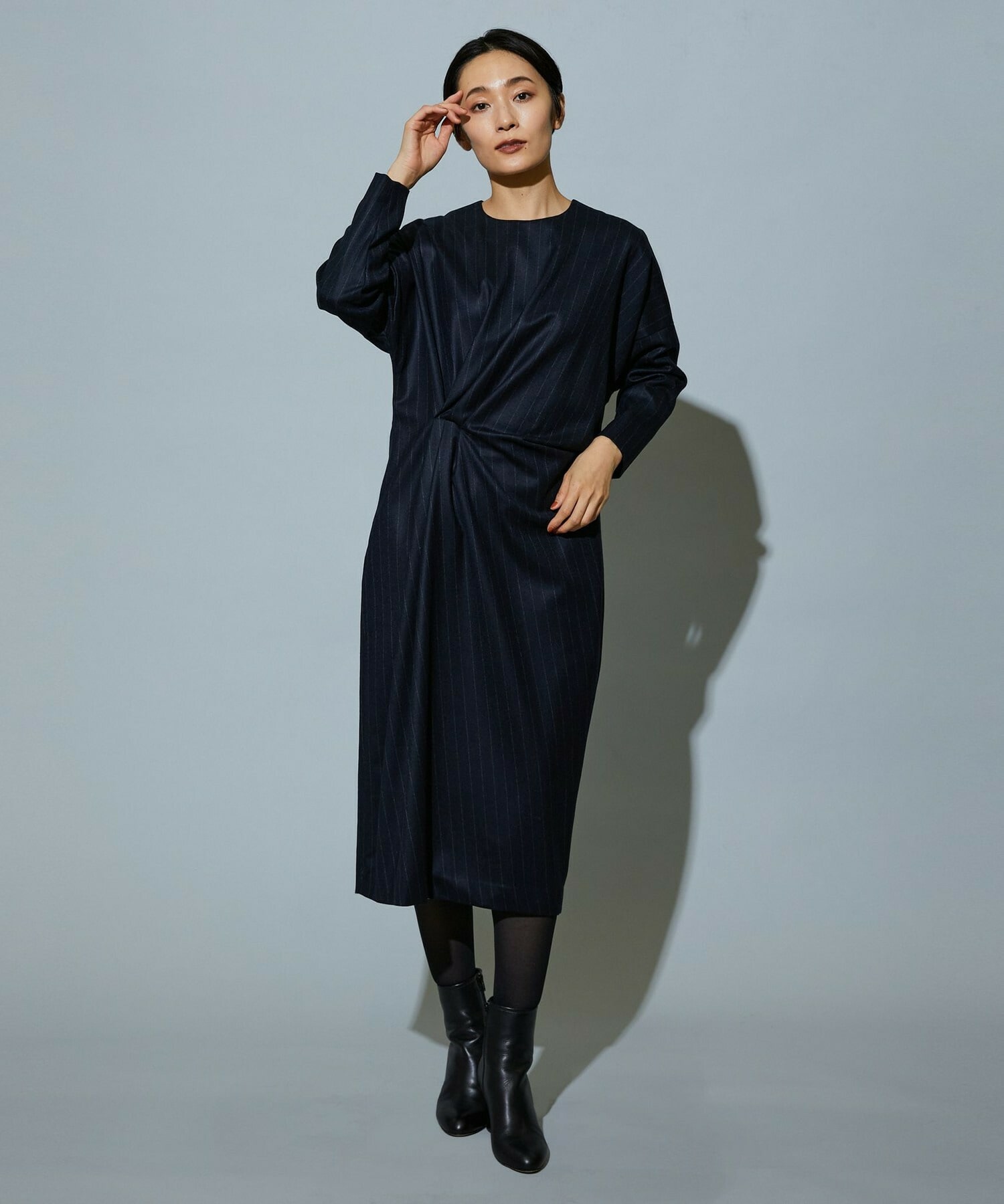 【MOGA】スタイリスト戸野塚かおるコラボ チョークストライプストレッチワンピース 詳細画像 ネイビー 2