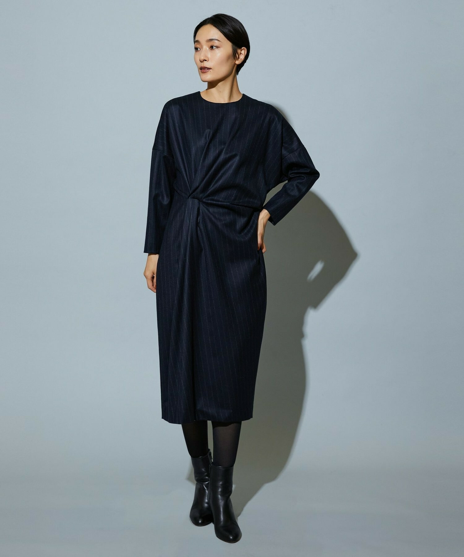 【MOGA】スタイリスト戸野塚かおるコラボ チョークストライプストレッチワンピース 詳細画像 ネイビー 3