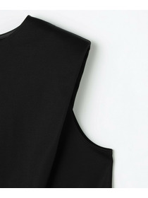 【MOGA Collection】【Lサイズ】MOGA Collection　コンパクトポンチフリルブラウス 詳細画像 ブラック 4