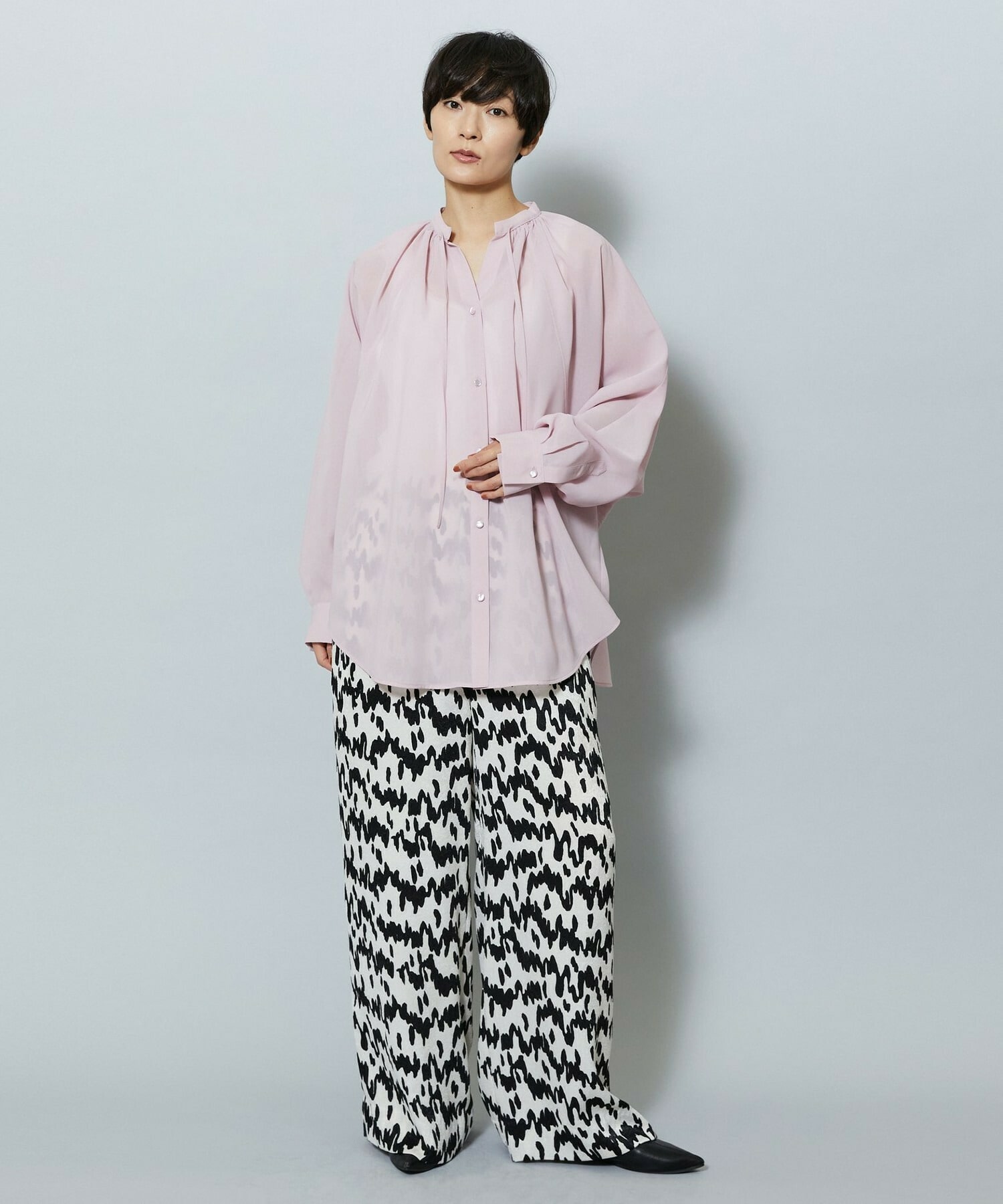 Lサイズ】フラットシアーボイルラグランスリーブブラウス｜BIGI