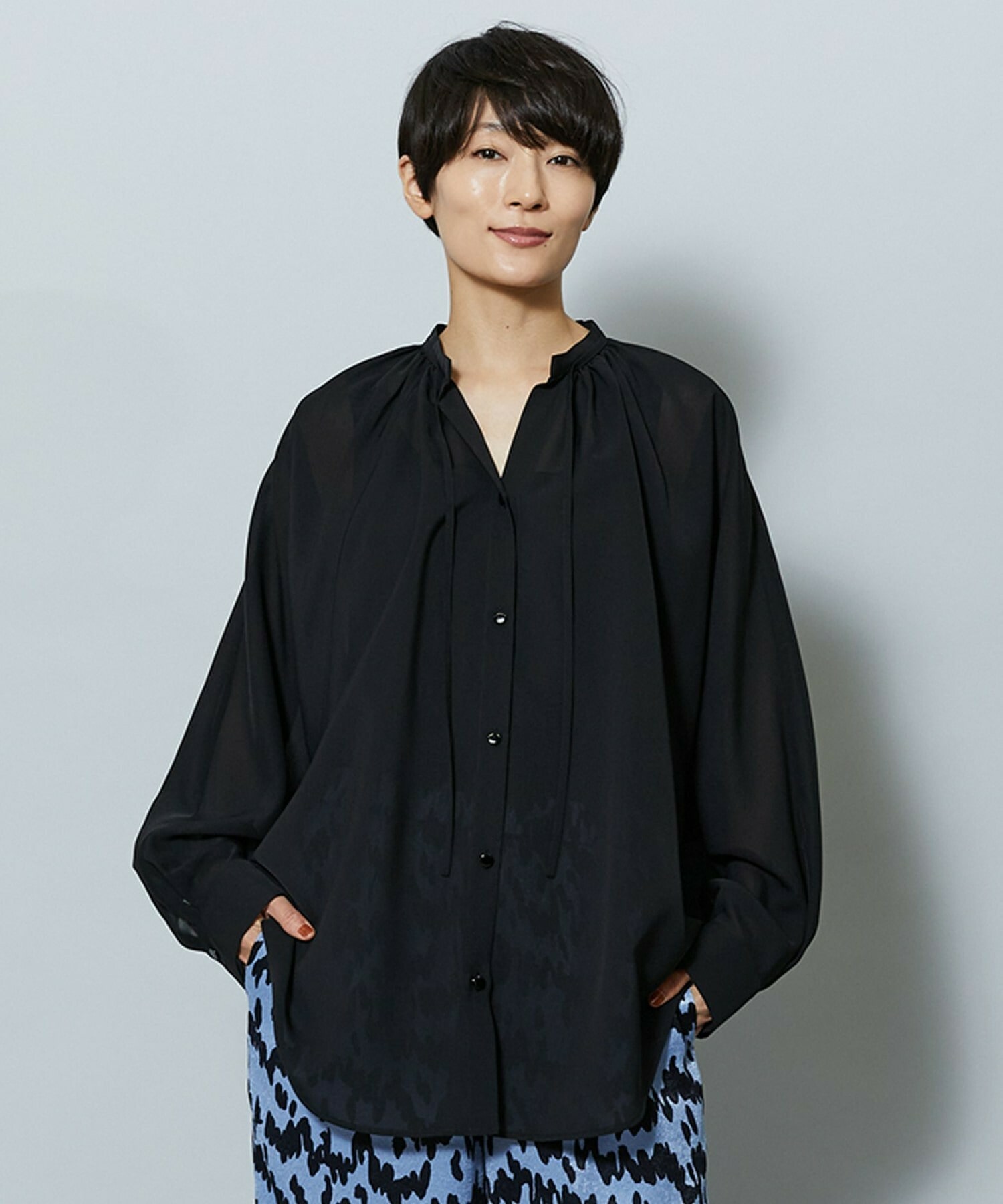 Lサイズ】フラットシアーボイルラグランスリーブブラウス｜BIGI