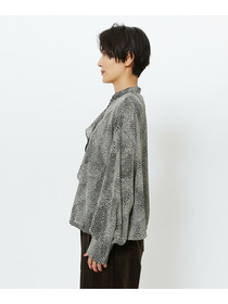 【feerique】【Lサイズ】feerique ジョーゼットプリントフリルブラウス 詳細画像 ブラック系その他 26