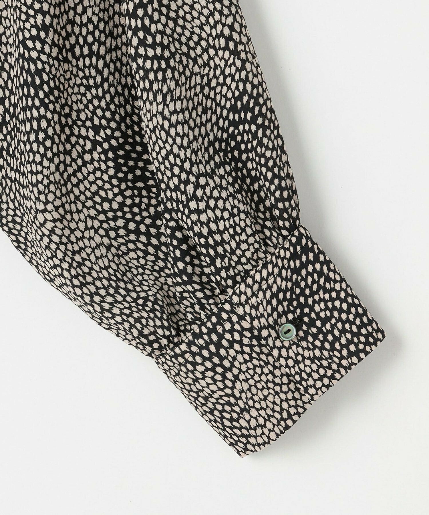 【feerique】【Lサイズ】feerique ジョーゼットプリントフリルブラウス 詳細画像 ブラック系その他 2