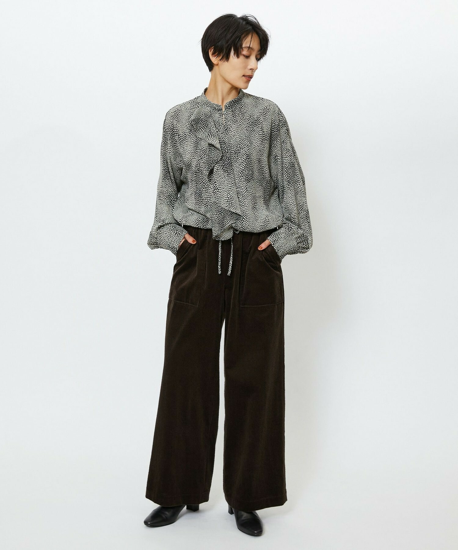 【feerique】【Lサイズ】feerique ジョーゼットプリントフリルブラウス 詳細画像 ブラック系その他 21