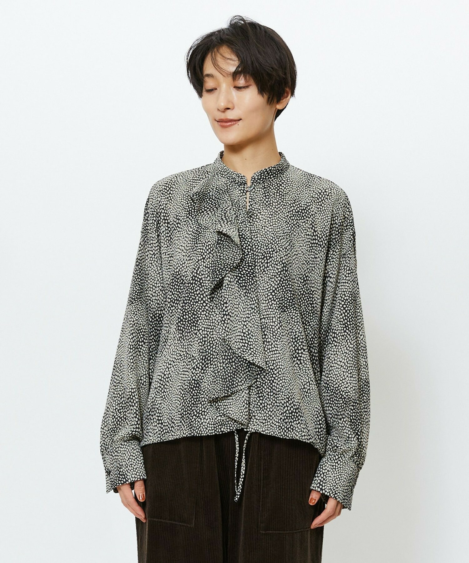 【feerique】【Lサイズ】feerique ジョーゼットプリントフリルブラウス 詳細画像 ブラック系その他 25