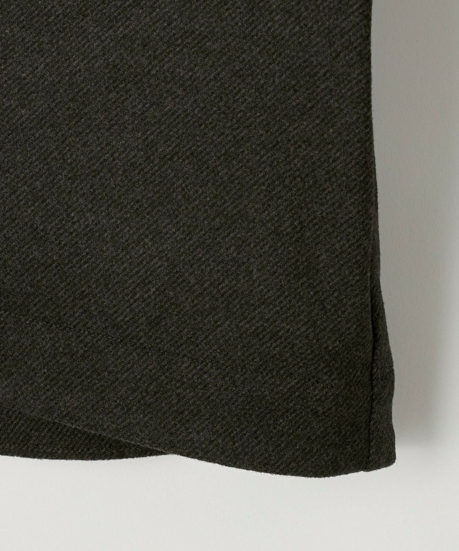 【feerique】【Lサイズ】feerique ウールライクニットツイルコクーンシルエットプルオーバー 詳細画像 チャコールグレー 3