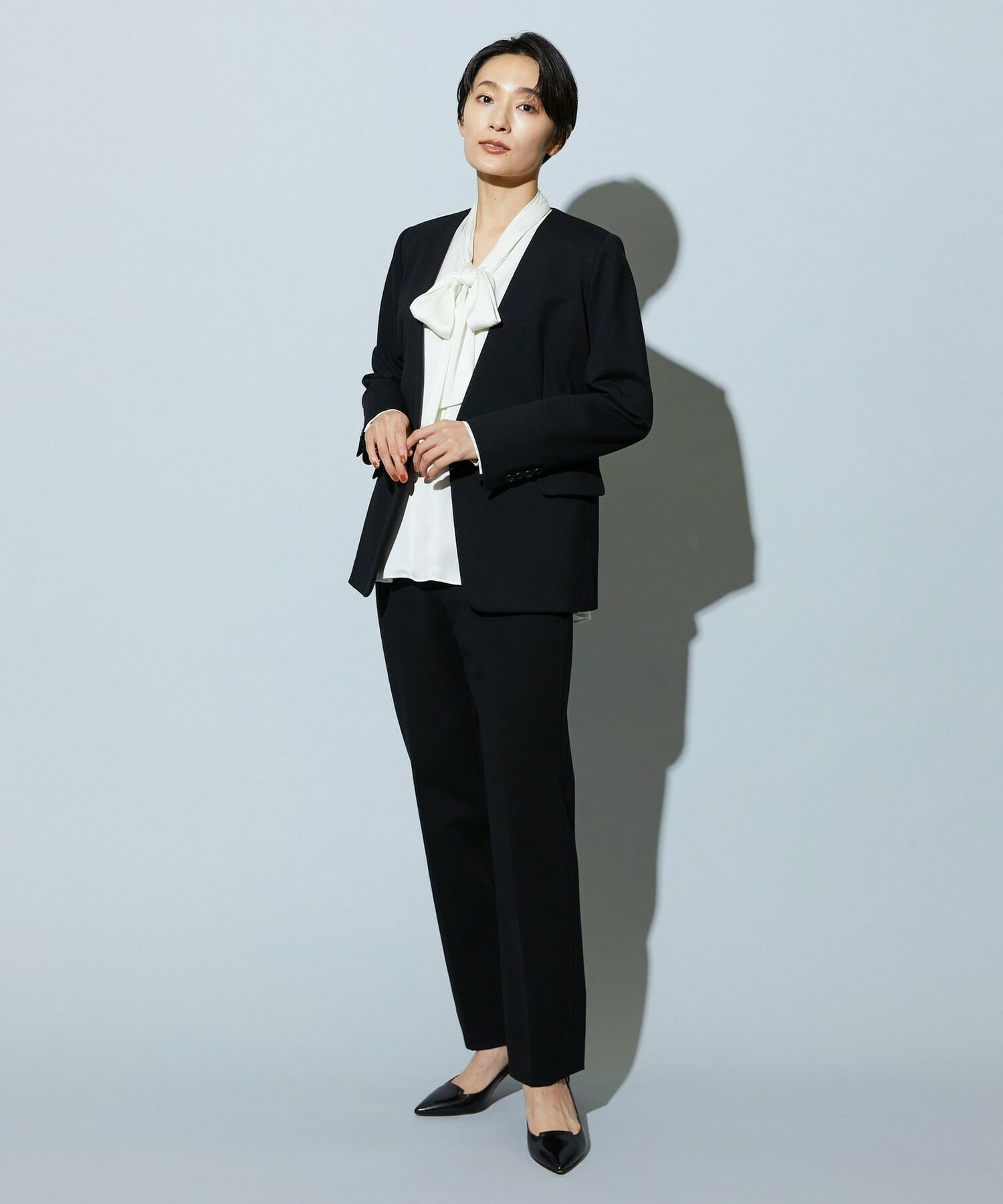 【wb】【Lサイズ】wb バックサテンジョーゼットVネックブラウス 詳細画像 ブラック 14