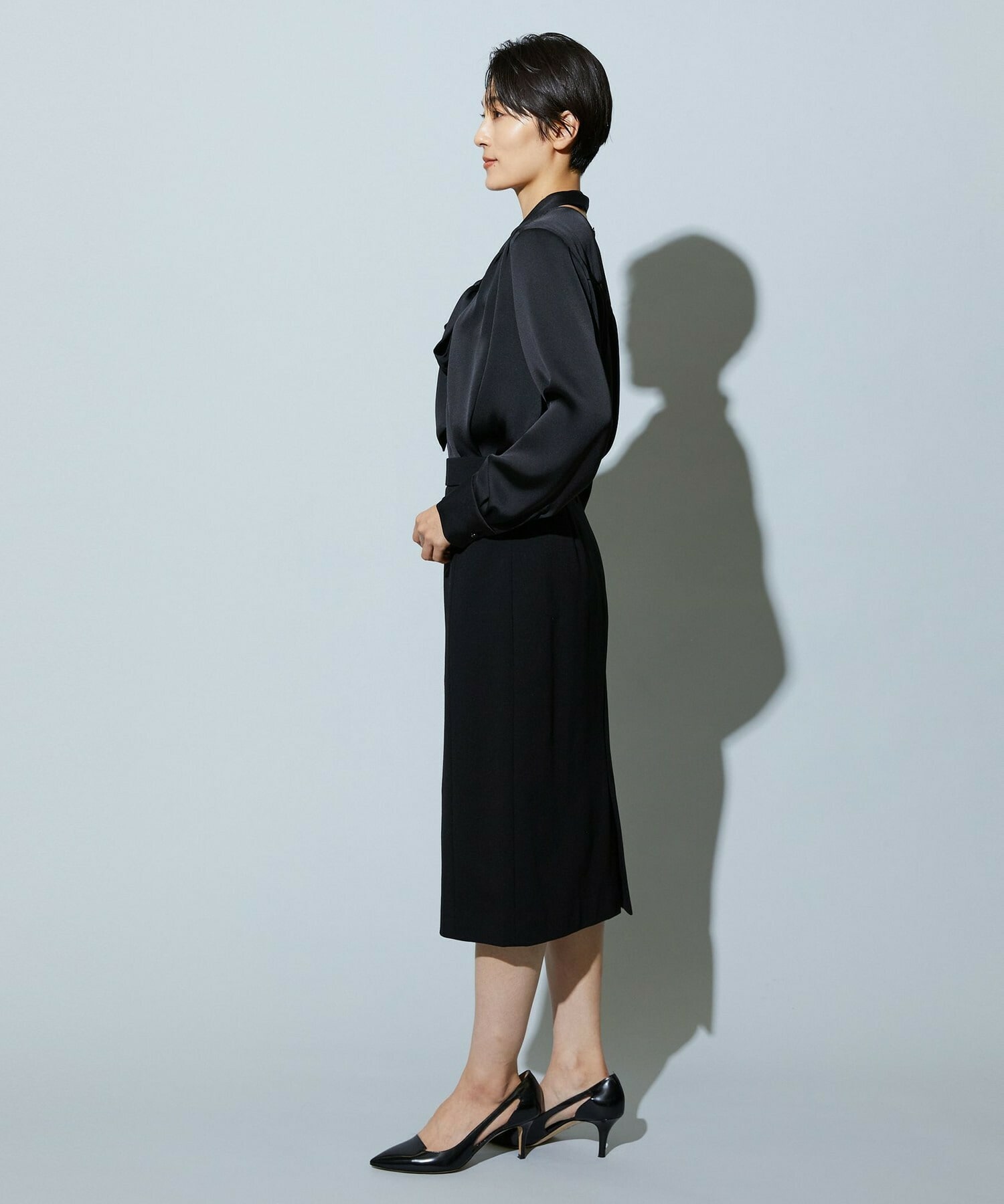 【wb】【Lサイズ】wb バックサテンジョーゼットVネックブラウス 詳細画像 ブラック 22