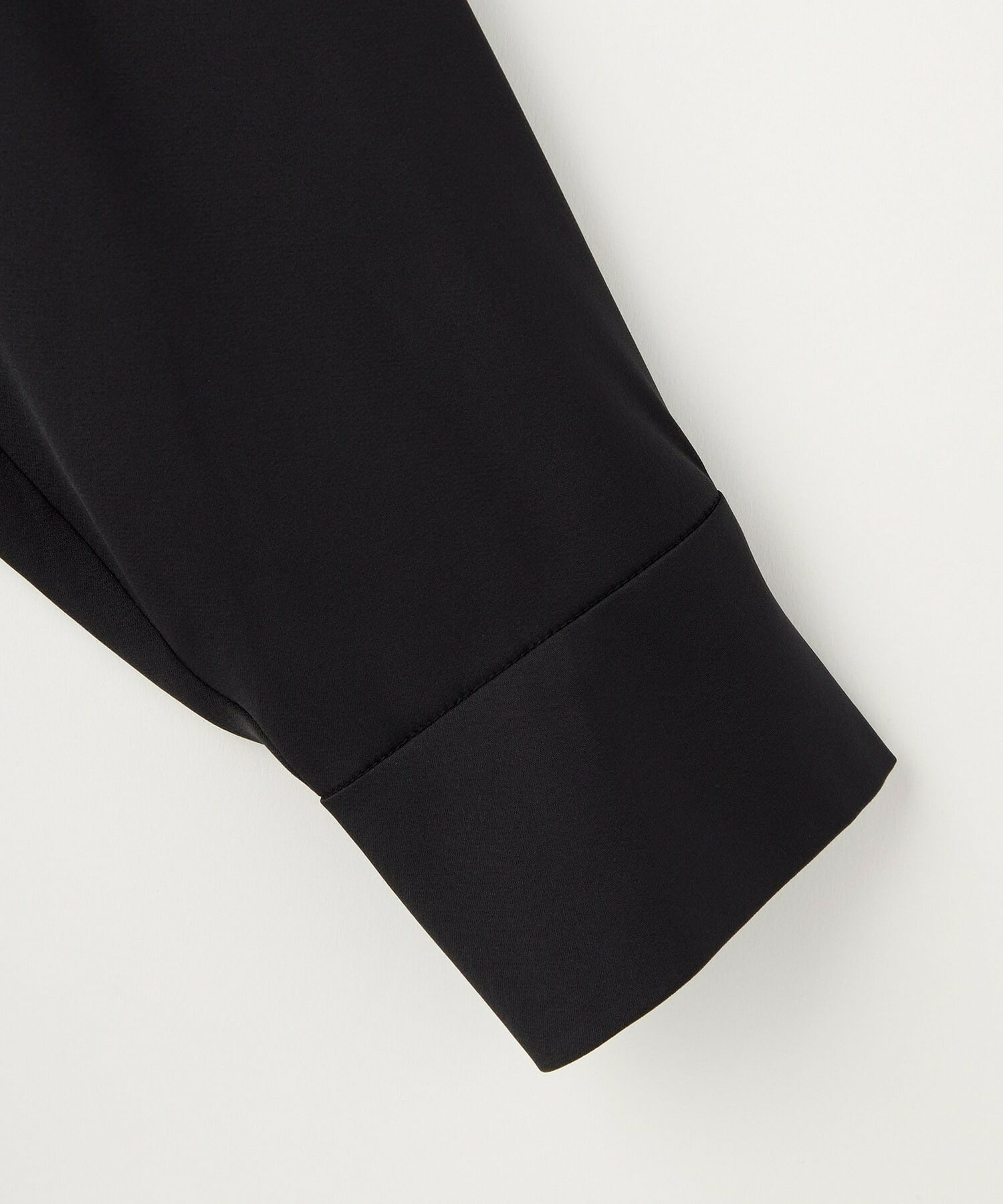 【wb】【Lサイズ】wb バックサテンジョーゼットVネックブラウス 詳細画像 ブラック 5