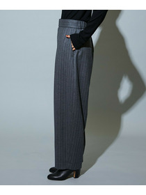 【MOGA】［eclat 2025年12月号掲載商品］【Lサイズ】スタイリスト戸野塚かおるコラボ チョークストライプストレッチコクーンパンツ 詳細画像 チャコールグレー 27