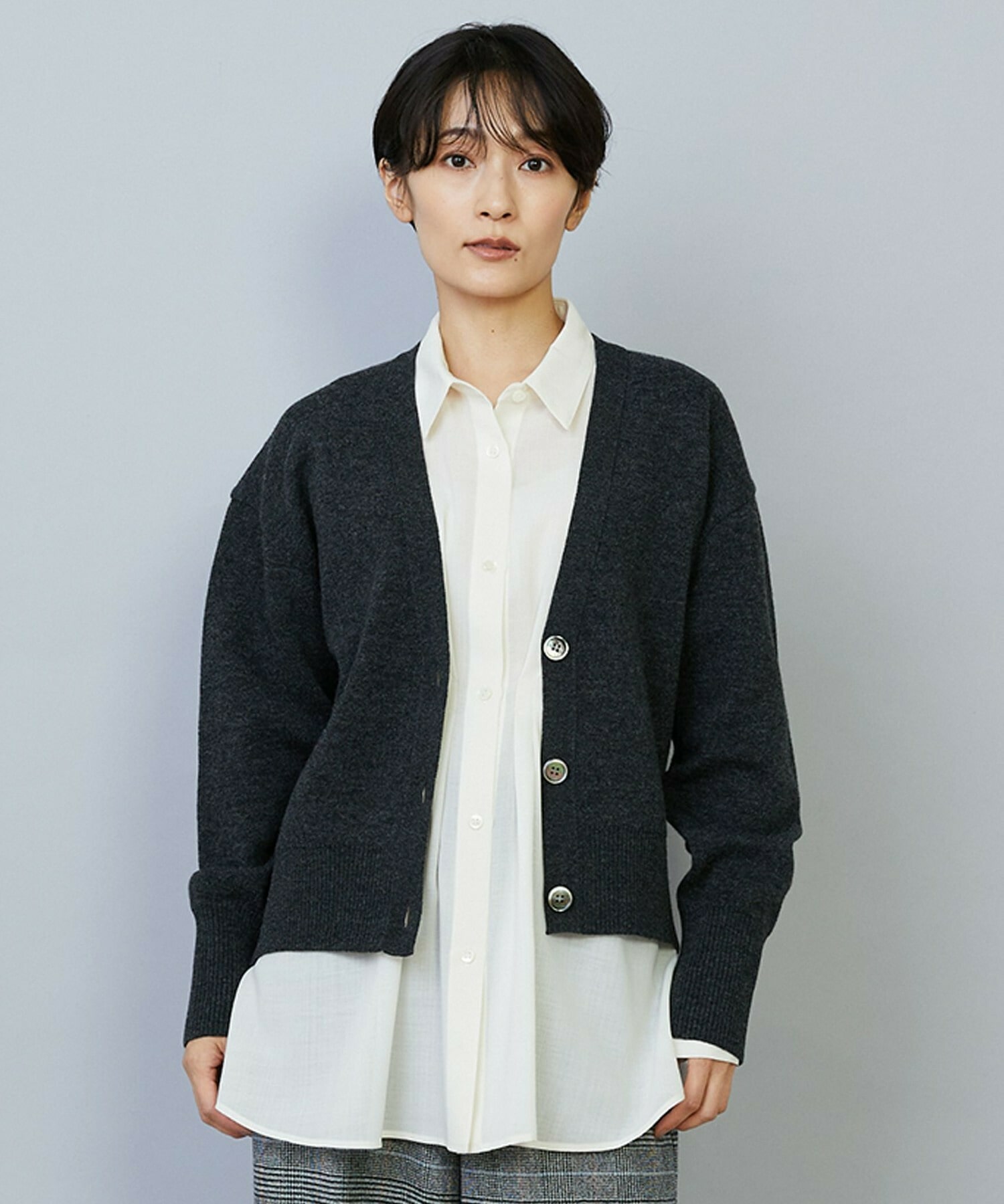 【MOGA】WOOLEN×AMOSSA Vネック配色カーディガン 詳細画像 グレー系その他 1