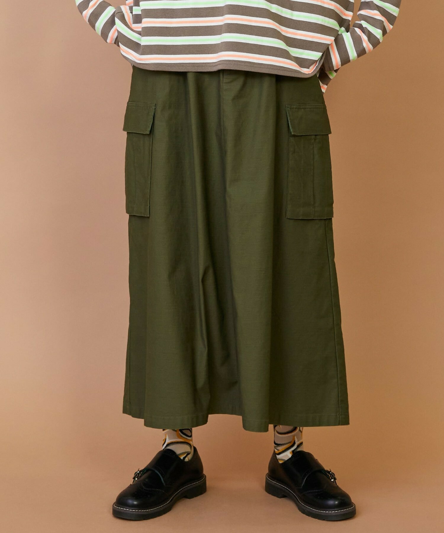 【FRAPBOIS】バックサテン スカート 詳細画像 グリーン 1