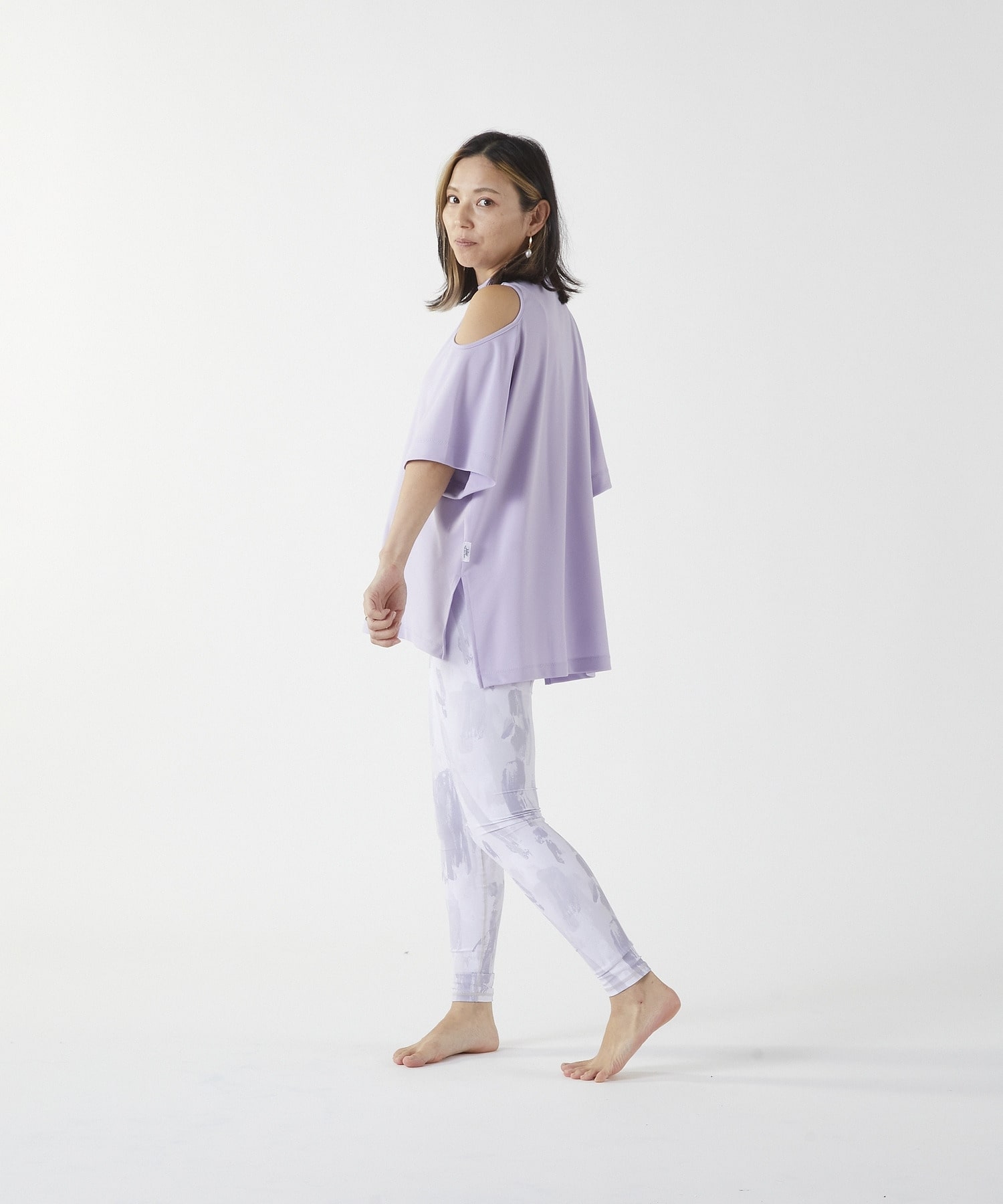 【Julier】フロウスムースオープンショルダープルオーバー/UVカット・接触冷感・ホットヨガ対応 詳細画像 ラベンダー 18