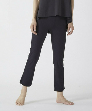 【Julier】ソフトリブフレアレギンス/吸汗速乾・ホットヨガ対応・UVカット 詳細画像 ブラック 1