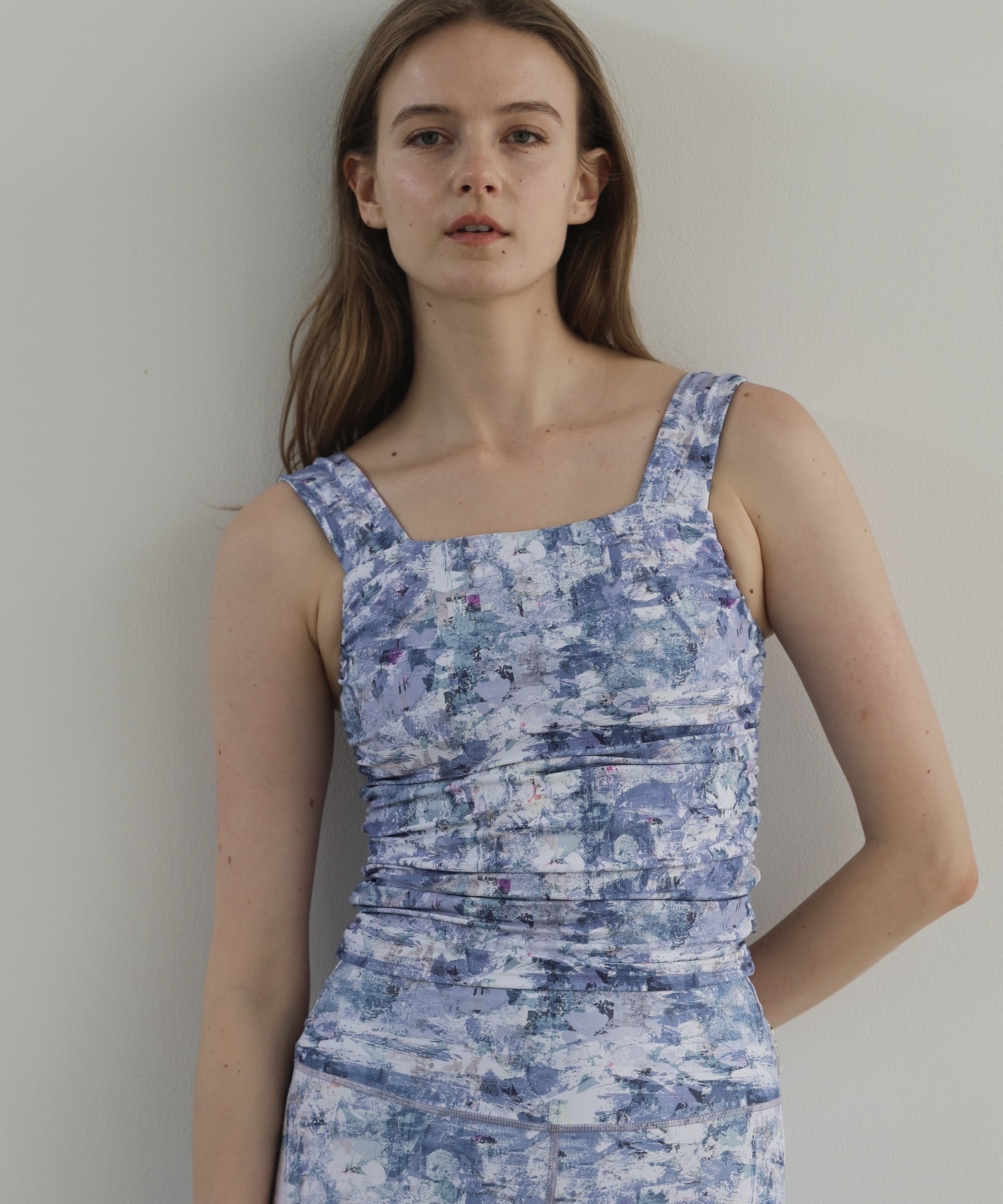 sand flowerプリントミドルトップス/パット付き・UVカット・吸汗